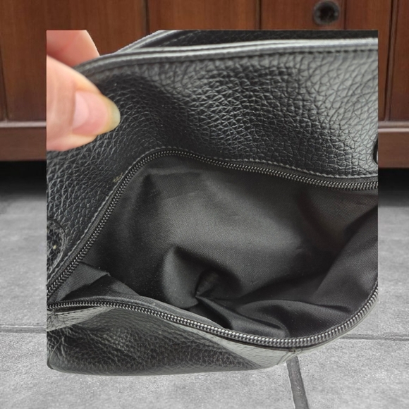 Vintage Covington Black Leather Shoulder Bag Scallop Front Pocket - Picture 10 of 15